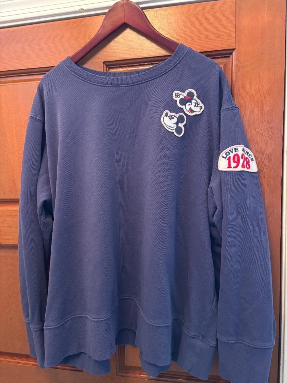 Nice womens 3XL Disney Mickey and Minnie Mouse sweatshirt